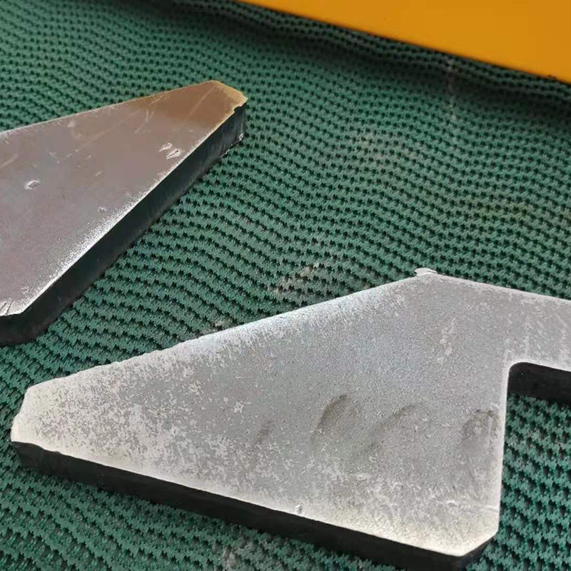 什么是去毛刺機(jī)？數(shù)控全自動(dòng)去毛刺機(jī)有哪些優(yōu)勢(shì)？